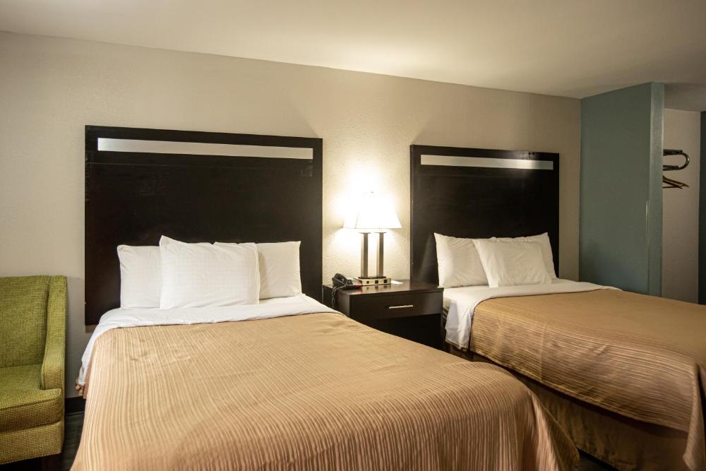 Double Room with Two Double Beds - Non-Smoking interior